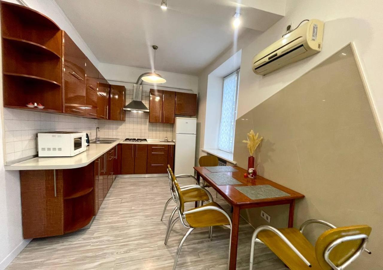 Pavlovskaya Square Apartman Harkov Kültér fotó